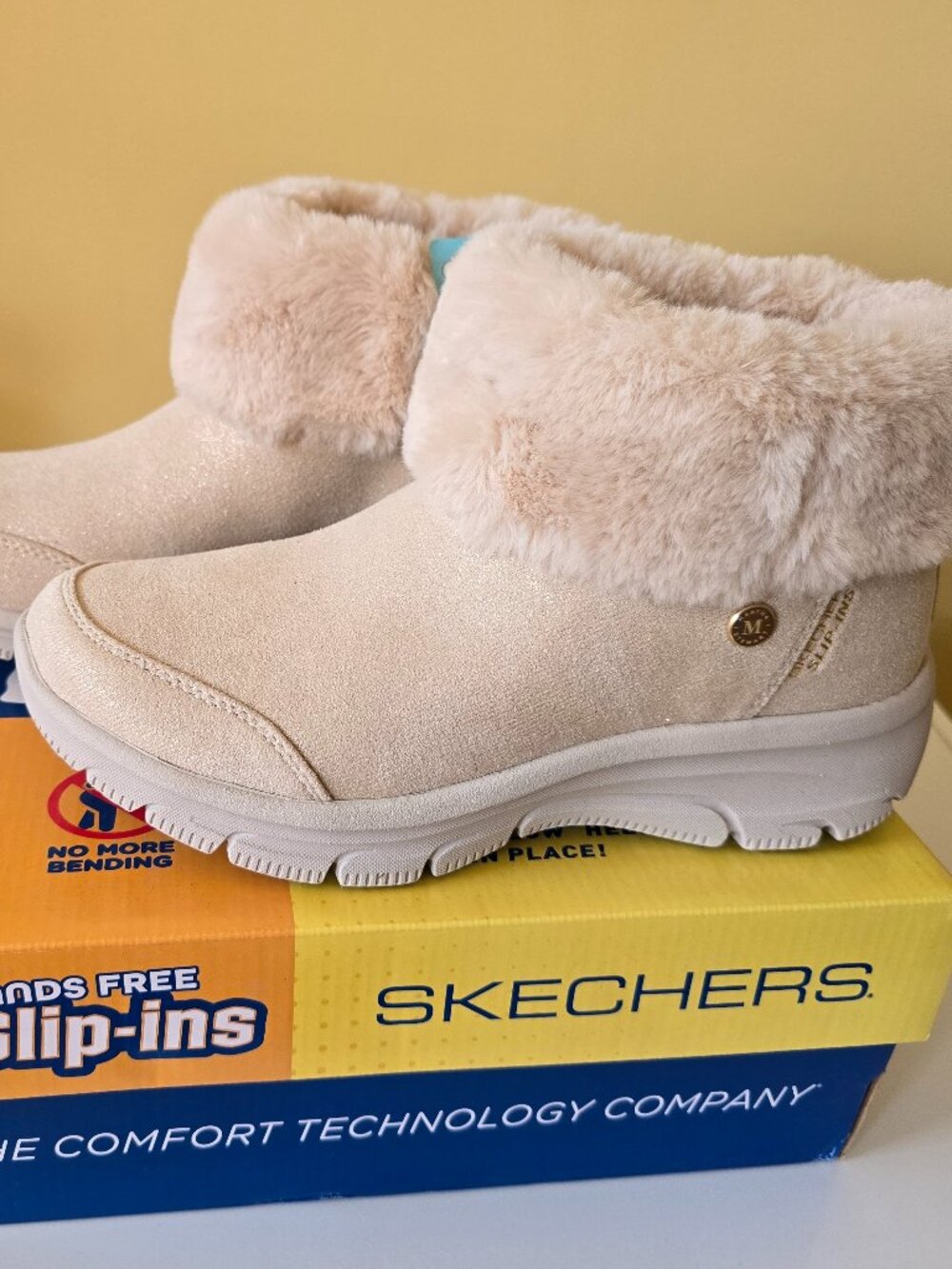 Sketchers x Martha Stewart - Hands Free Slip-In Winter Booties